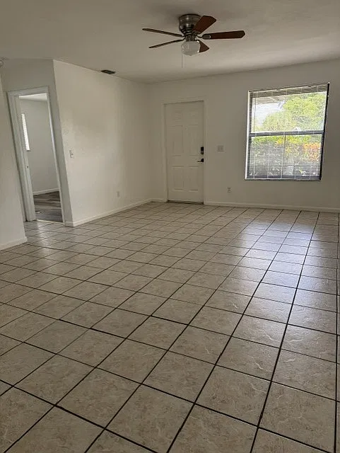 2 bed, 1300 sqft, $1,900 — Photo 2