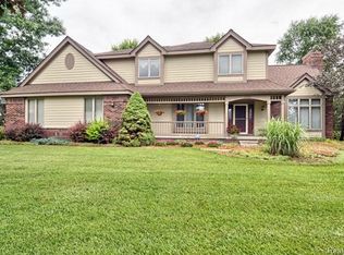 5860 Meadows Dr, Clarkston, MI