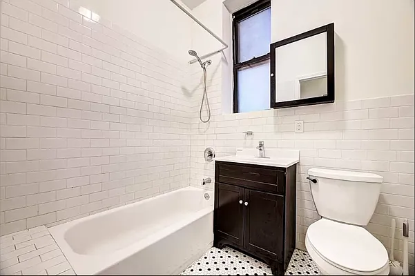 Rented by REAL New York | media 23