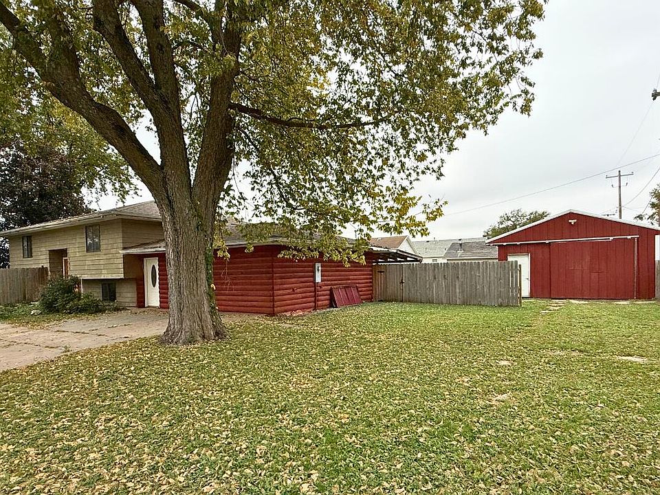 1st image of 101 W Nuckols St