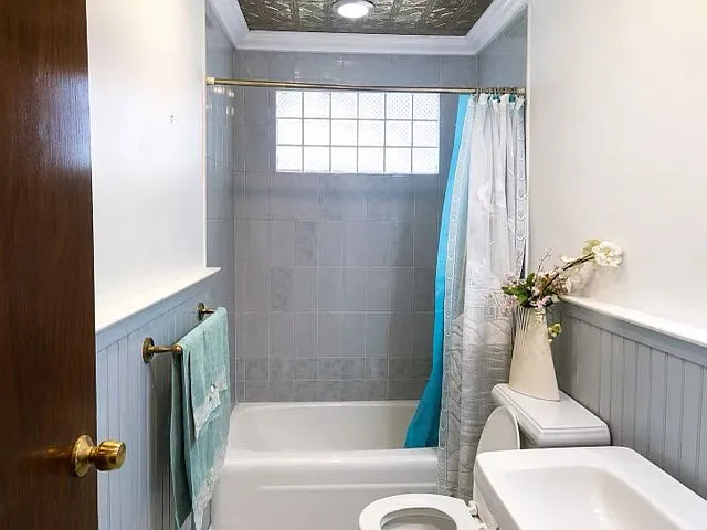 30 Nassau Rd — Photo 8
