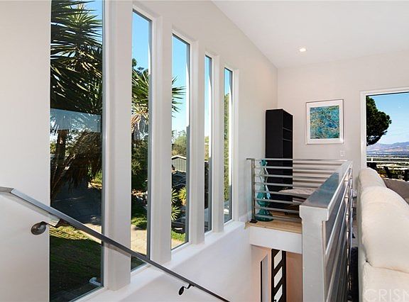 4th image of 3471 Beverly Glen Blvd