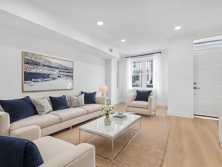 406 Elm St NW — Photo 3