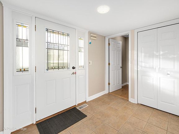 3rd image of 223 Willow Ln