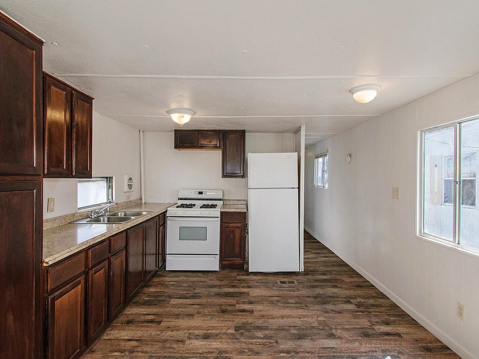 Kitchen-Open floor plan