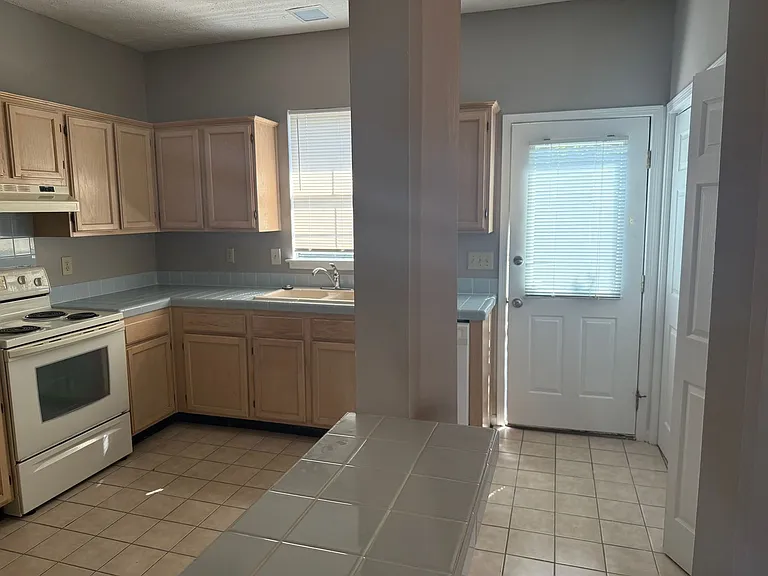 1944 Woodrun Dr — Photo 11