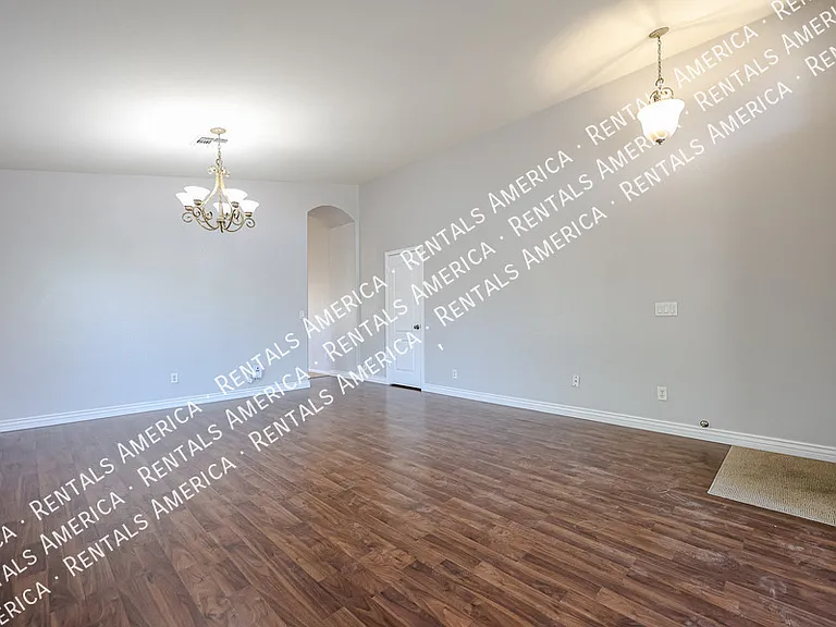 51 W Hereford Dr — Photo 8