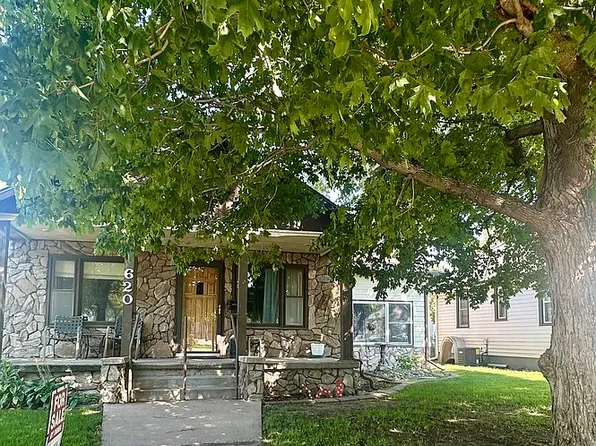620 Sheridan St, Holdrege, NE 68949