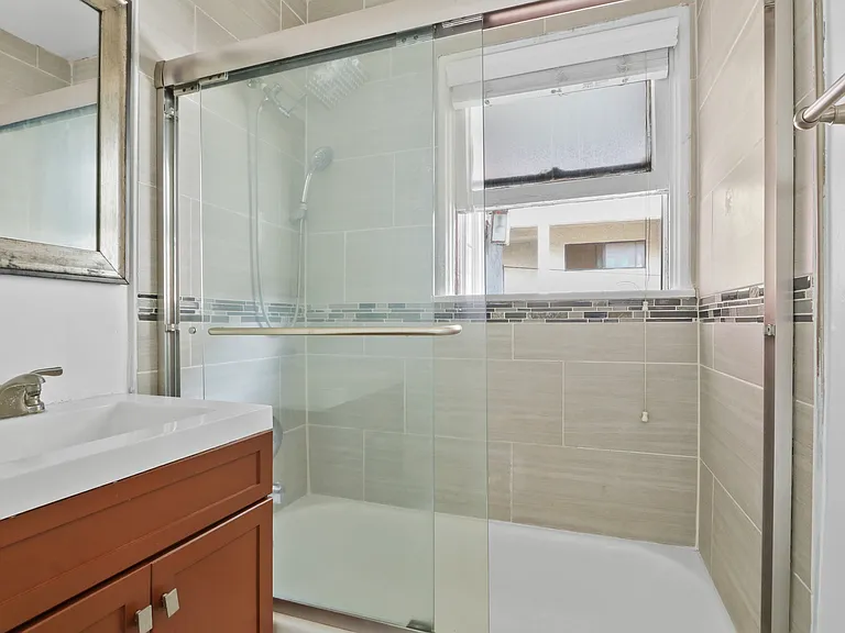2285 Earl Ave #7 — Photo 10