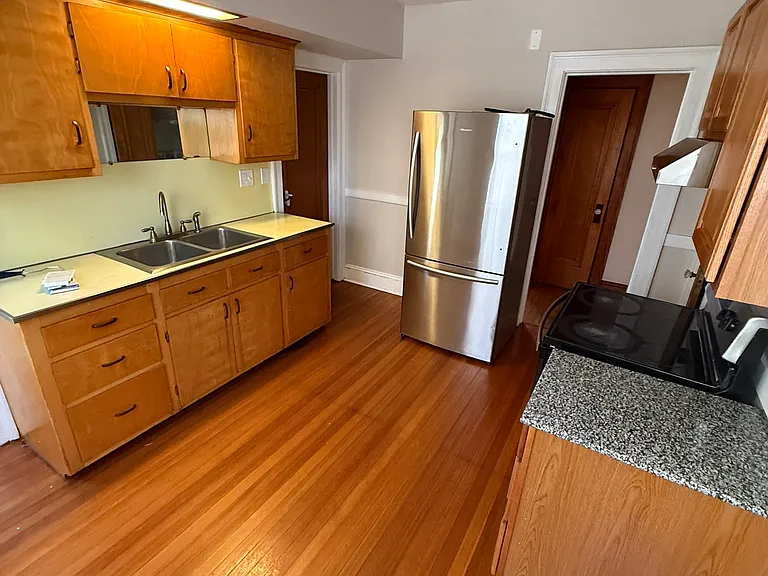 23 Gillette St — Photo 12