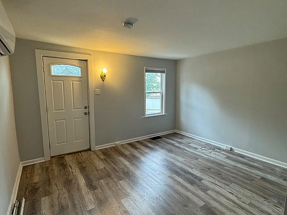 2nd image of 319 Grant St