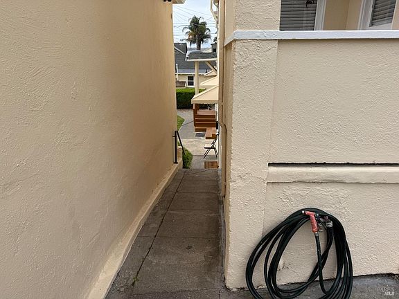 3rd image of 409 Carolina Street