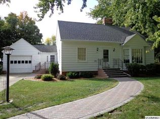 350 9th St SW, Wells, MN 56097