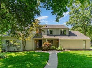 2506 Jamestown Dr, Midland, MI 48642
