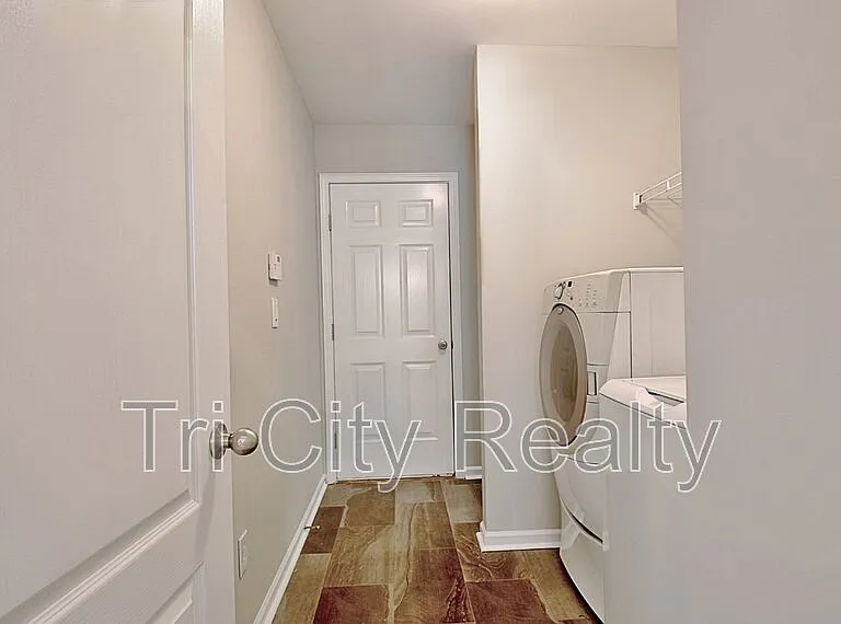 341 Hunterian Pl — Photo 27