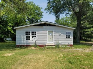 49 Walnut St, Raleigh, IL 62977