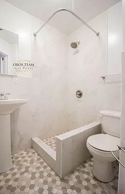 Rented by City Connections Realty | media 6