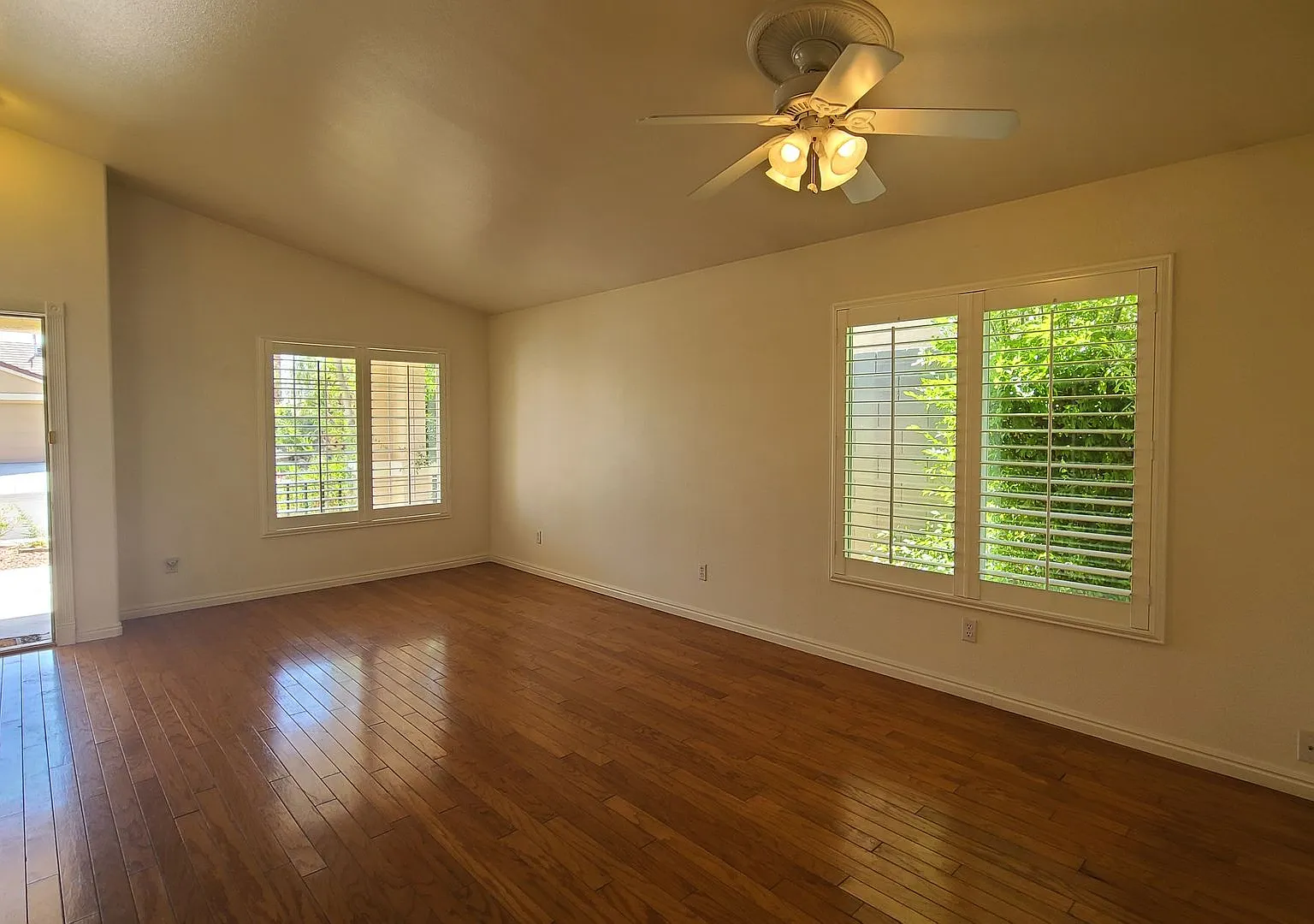 1 Story home located in Summerlin — Photo 2