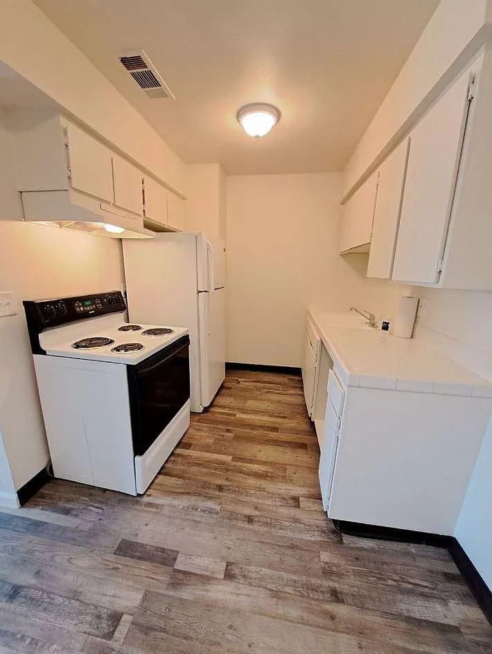 Princeton Place Apartments — Photo 2