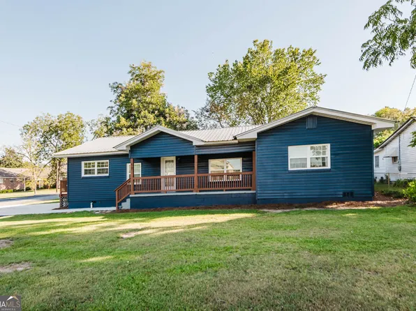 69 Liberty St, Hawkinsville, GA 31036