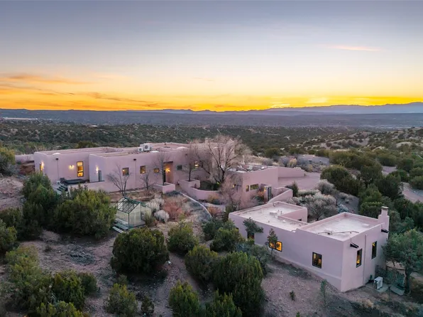24 Calle Encanto, Santa Fe, NM 87506