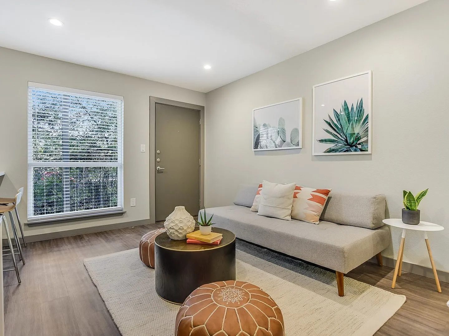 Studio Flat - Complete Rebuild located in Tarrytown / Deep Eddy Neighborhood — Photo 3