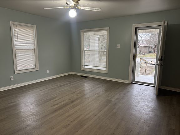 2nd image of 806 Mechanic St