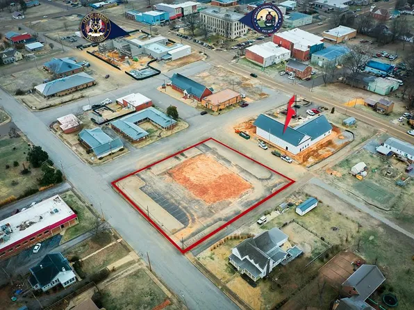 101 S Church St, Dresden, TN 38225