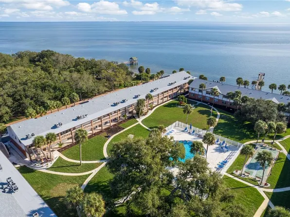 650 Pinellas Point Dr S APT 122, Saint Petersburg, FL 33705