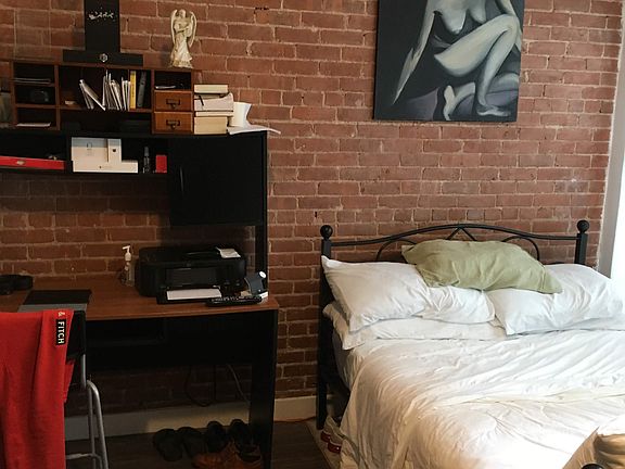 2nd image of 210 Waterman St #6