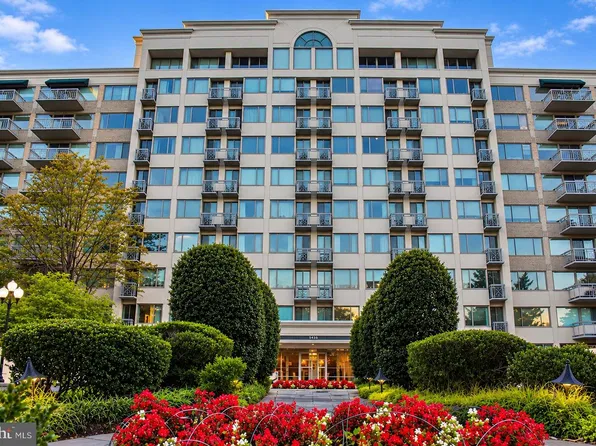 5450 Whitley Park Ter APT 612, Bethesda, MD 20814