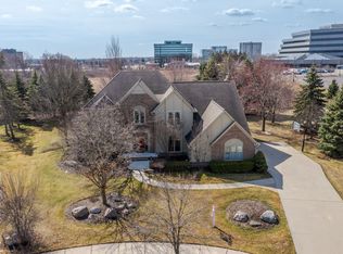 1543 Hamlet Dr, Troy, MI