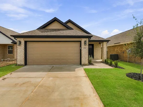 1707 Acts Ln, Ennis, TX 75119