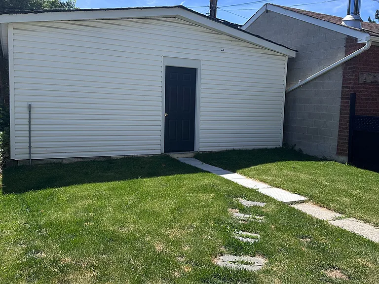 6 Lapp St #UPPER — Photo 23