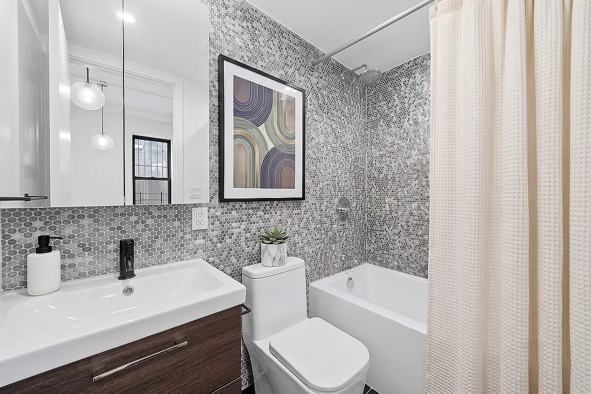 584 Myrtle Avenue — Photo 4