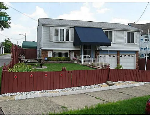 804 Prospect St photo 1