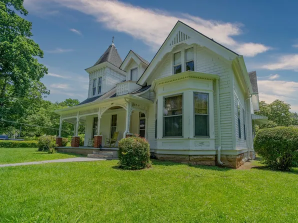 438 E Main St, Rogersville, TN 37857