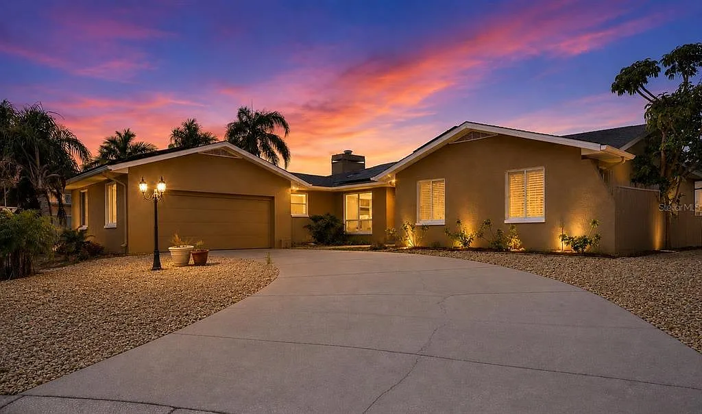 3 bed, 2.5 bath, 1534 sqft, $4,200 — Photo 1
