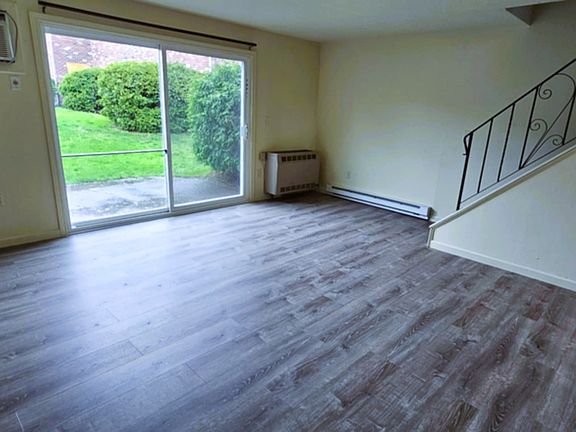 5th image of 50 Meadow St APT 73