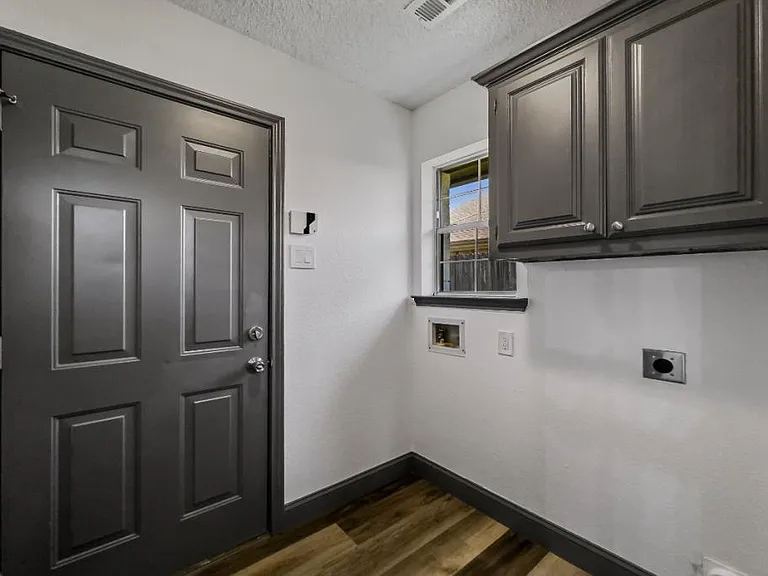 116 Princeton Cir — Photo 15