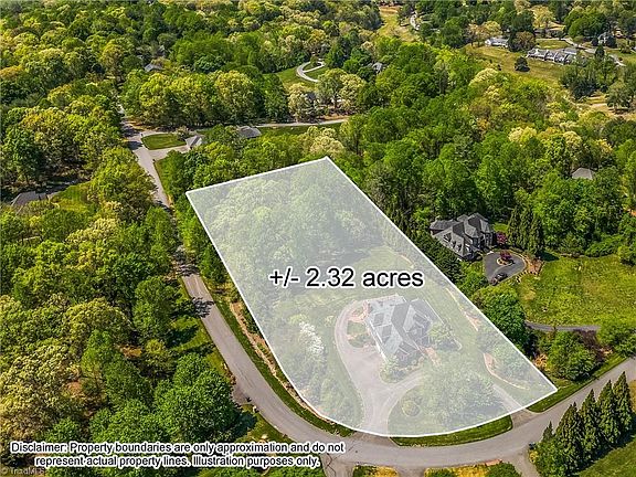 5th image of 537 Montclaire Dr