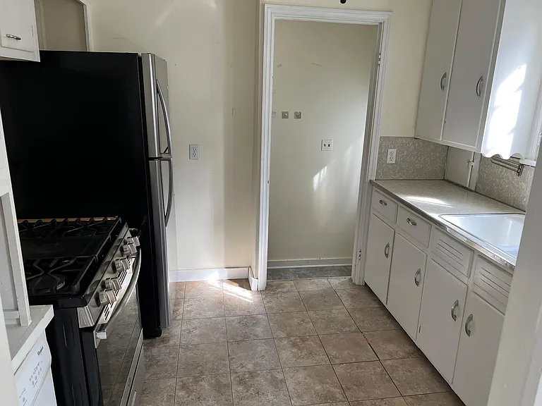 76 Westview Ter — Photo 6