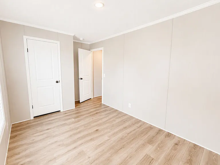 Westbridge Manor — Photo 37