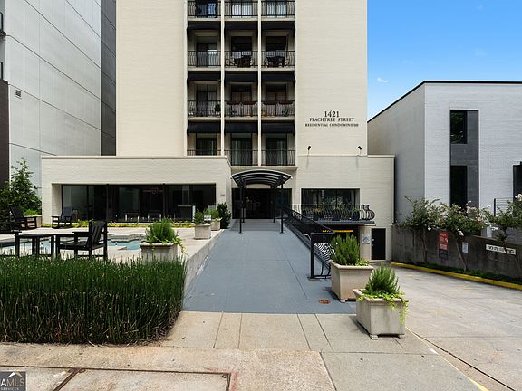 2nd image of 1421 Peachtree St NE APT 315