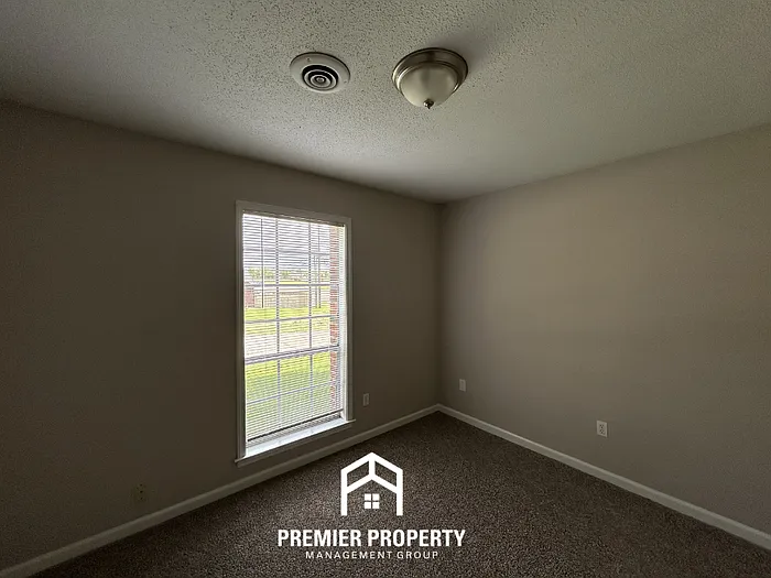 5968 Shannon Dr — Photo 12