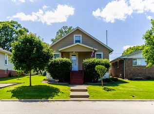 1823 N Hickory St, Crest Hill, IL 60403