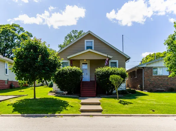 1823 N Hickory St, Crest Hill, IL 60403