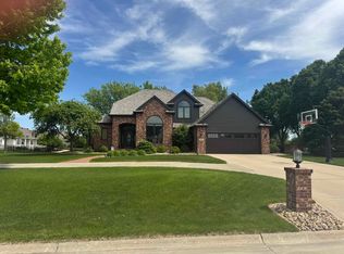 6000 Mallard Way, Hastings, NE 68901