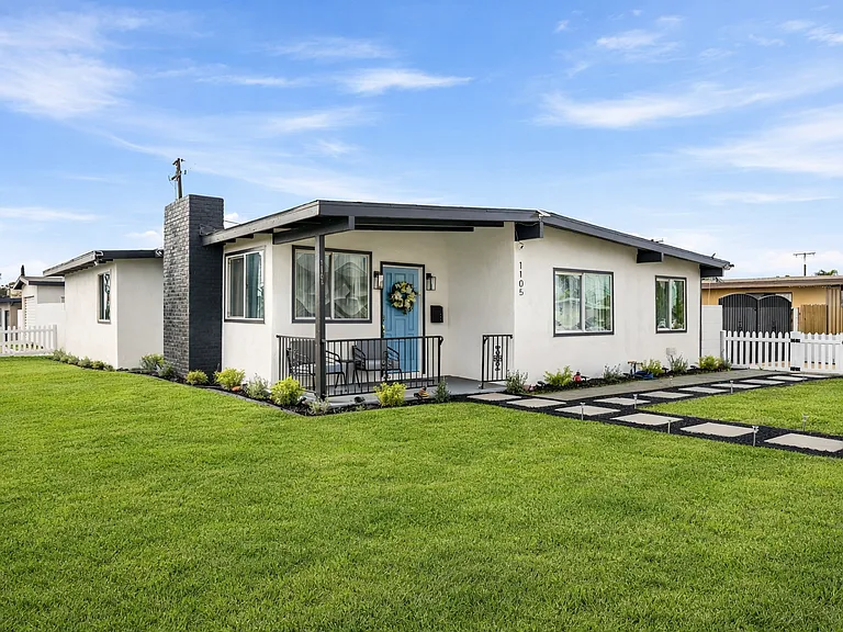1105 W Berkeley Ct — Photo 31
