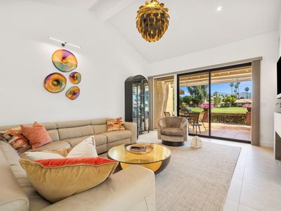 201 Las Lomas, Palm Desert, CA, 92260